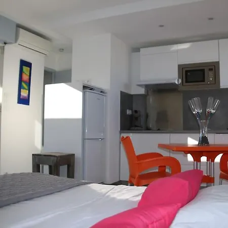 Duplex 121a, Port Nature